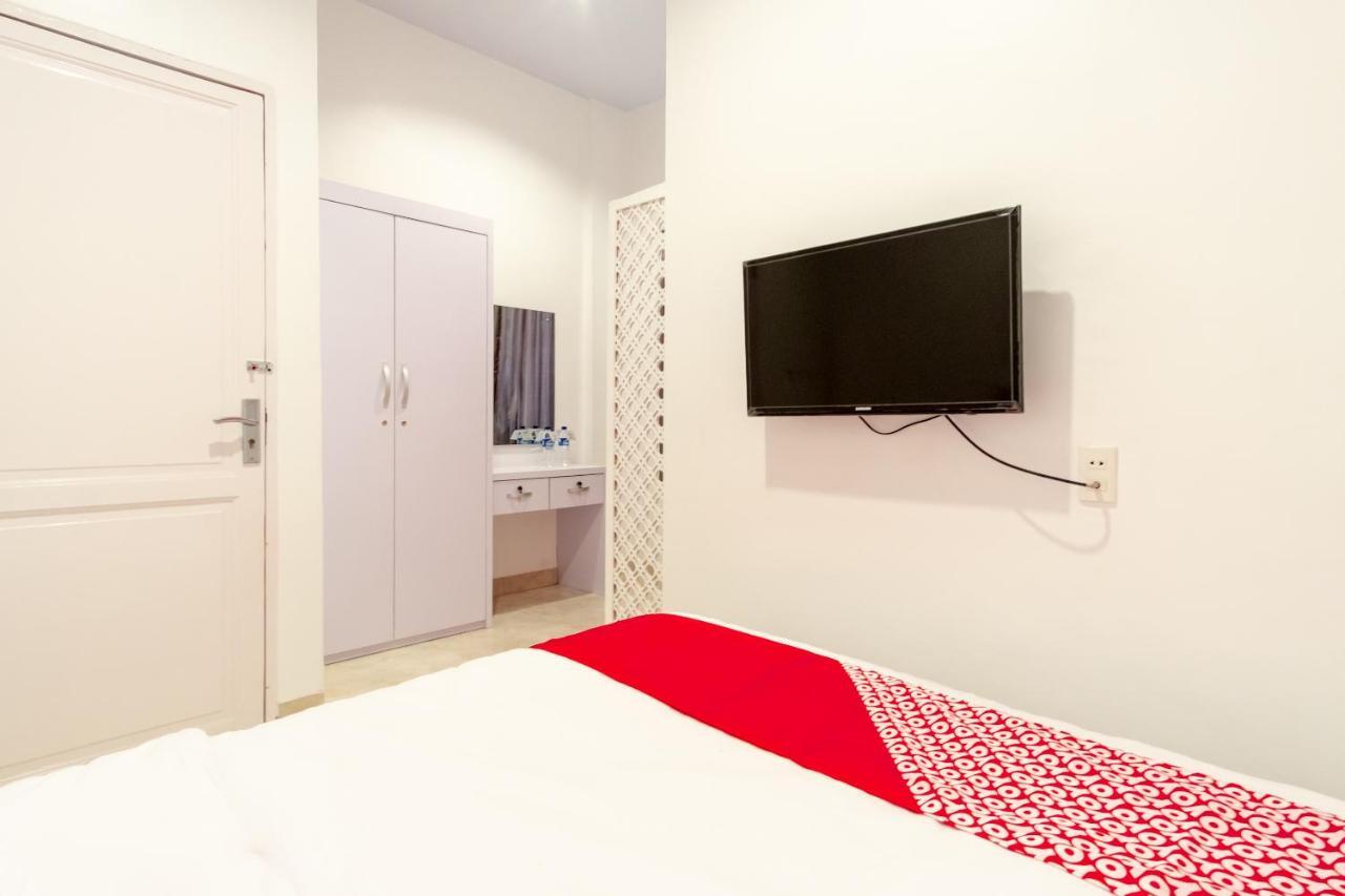 Oyo 1557 Bungas Guest House Medan Exterior foto