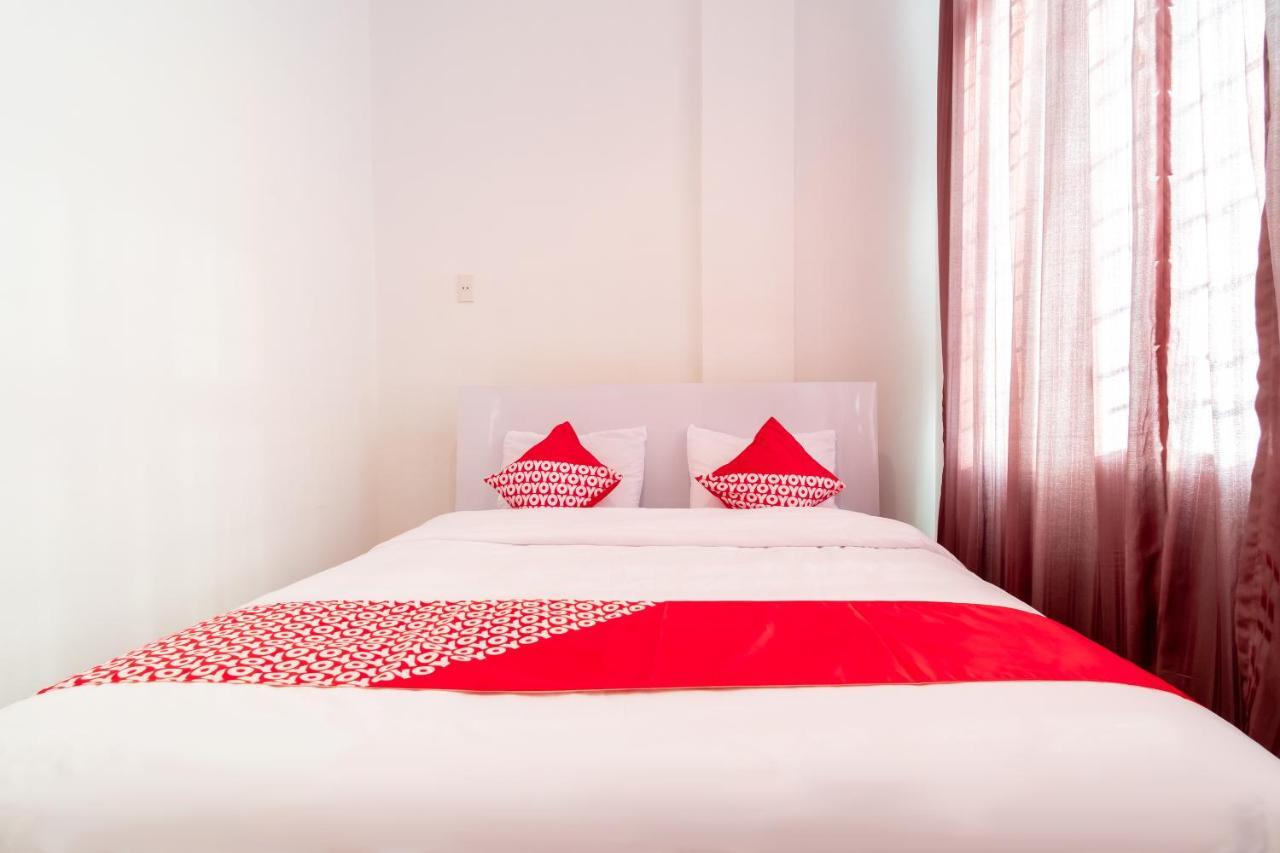 Oyo 1557 Bungas Guest House Medan Exterior foto